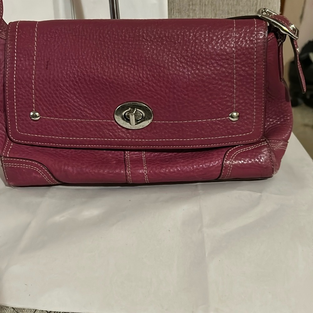 Coach Pink Leather Shoulder Bag. - Picture 9 of 9